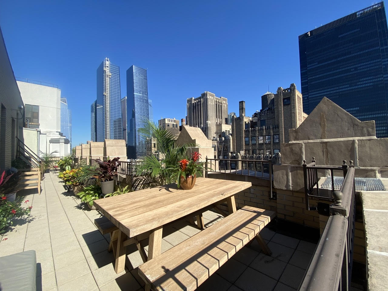 Roof deck picnic area